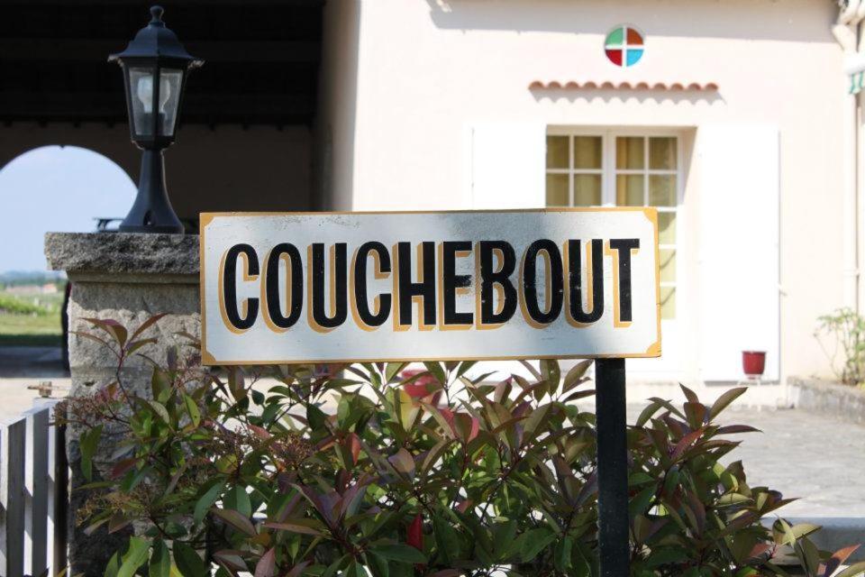 Chateau Couchebout Panzió Pugnac Kültér fotó